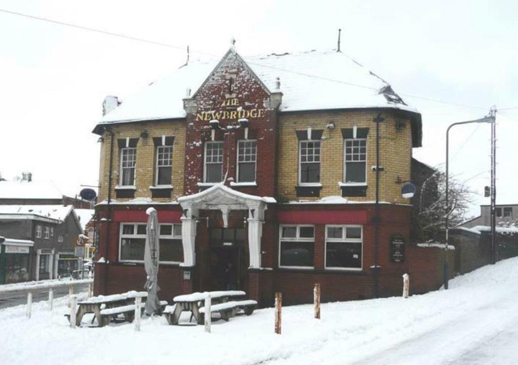 The Newbridge Hotel Newbridge (Caerphilly) Exterior foto